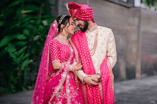 Late marriage emotional bond